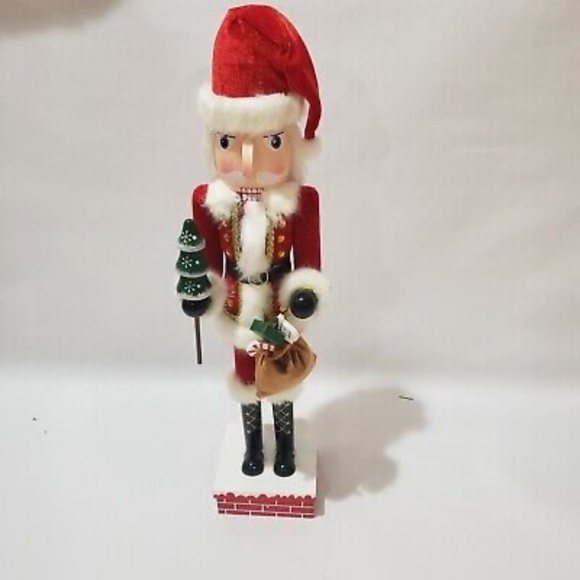 Nutcracker - Picture 1 of 3